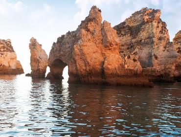 Take a boat trip to Ponta da Piedade and Lagos caves