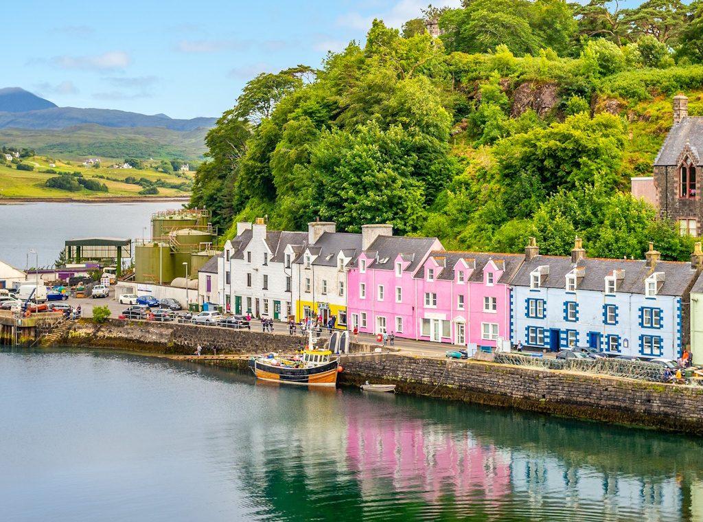 FROM EDINBURGH TO SKYE: A HIGHLAND JOURNEY